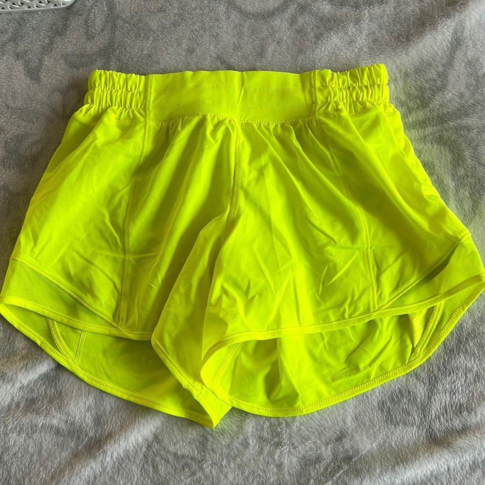 LULU LEMON HOTTY HOTSS